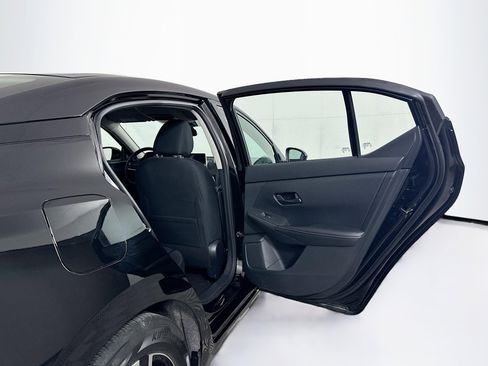 Used 2025 Nissan Sentra SV image 28