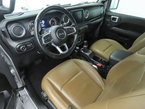 Used 2021 Jeep Wrangler Unlimited Sahara image 9