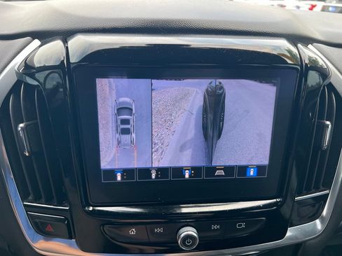 Used 2023 Chevrolet Traverse LT w/ Rear Camera Mirror Package AWD/4WD image 43