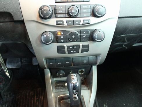 Used 2009 Ford Focus SE image 13