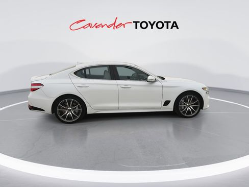 Used 2025 Genesis G70 2.5T image 9