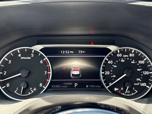 Used 2023 Nissan Rogue SV FWD image 13
