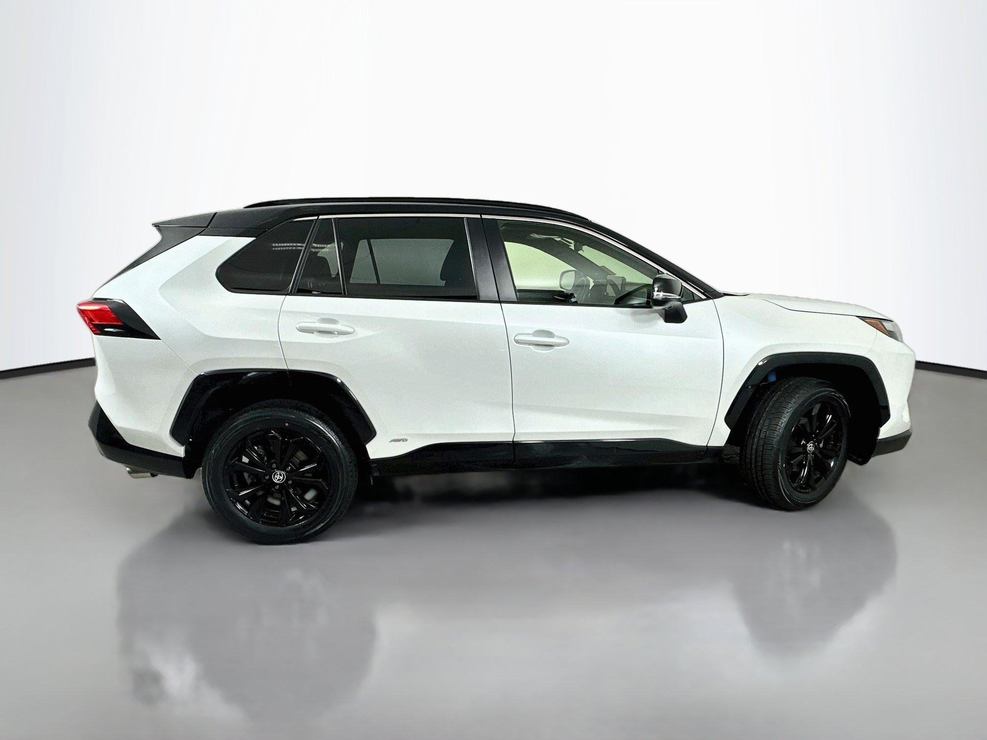 Used 2024 Toyota RAV4 XSE w/ Advanced Technology Package AWD/4WD image 8