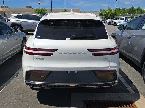 New 2026 Genesis GV70 2.5T Advanced image 5
