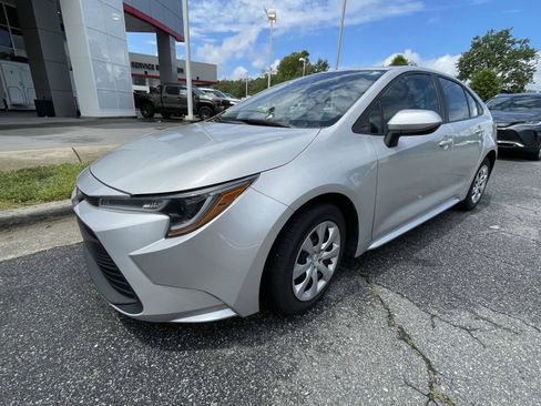 Used 2024 Toyota Corolla LE FWD image 8