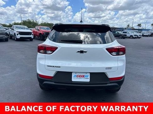 Used 2023 Chevrolet TrailBlazer LS w/ LPO, Blackout Package FWD image 5