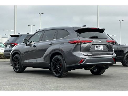 Used 2021 Toyota Highlander Limited AWD/4WD image 6
