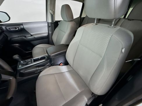 Used 2019 Toyota Tacoma SR w/ SR Convenience Package image 24