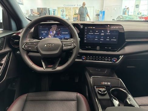 New 2026 Chevrolet Equinox RS w/ Convenience Package III FWD image 22