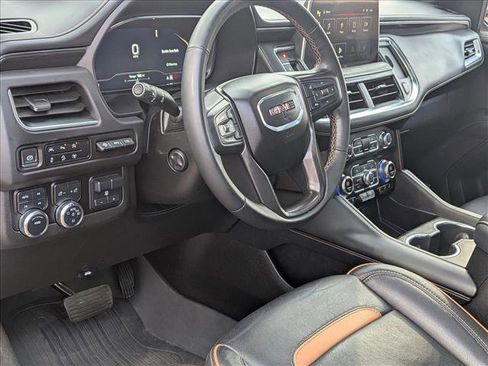Used 2024 GMC Yukon AT4 w/ Technology Package AWD/4WD image 10