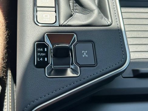Used 2026 Lexus GX 550 AWD/4WD image 35