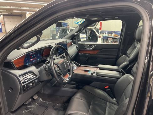 Used 2024 Lincoln Navigator Reserve AWD/4WD image 19
