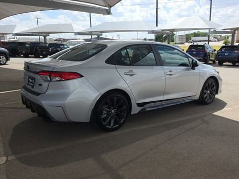 Used 2023 Toyota Corolla SE FWD image 6