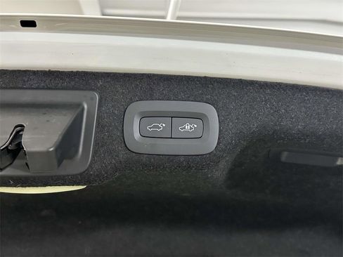 Used 2023 Volvo S90 B6 Plus w/ Protection Package Premier image 15
