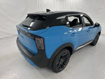 New 2026 Nissan Kicks SR w/ Cold Weather Package