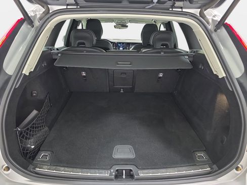 Used 2022 Volvo XC60 B5 Inscription w/ Advanced Package AWD/4WD image 33