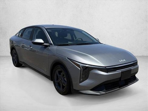 Used 2025 Kia K4 FWD image 3