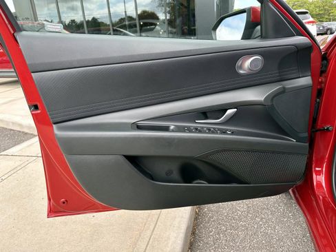 Used 2023 Hyundai Elantra SEL w/ Cargo Package FWD image 9