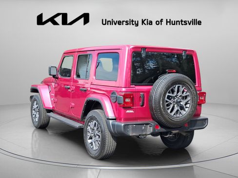 Used 2024 Jeep Wrangler Unlimited Sahara w/ Technology Group AWD/4WD image 5