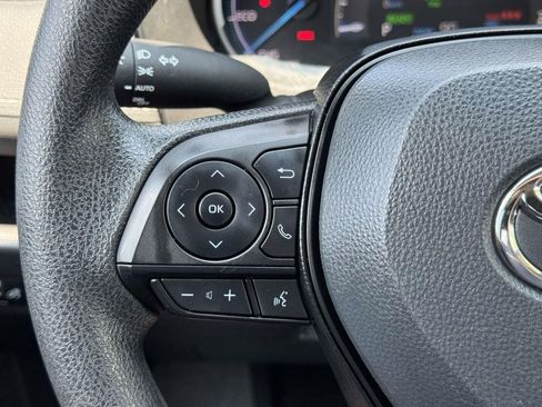Used 2025 Toyota RAV4 XLE AWD/4WD image 11