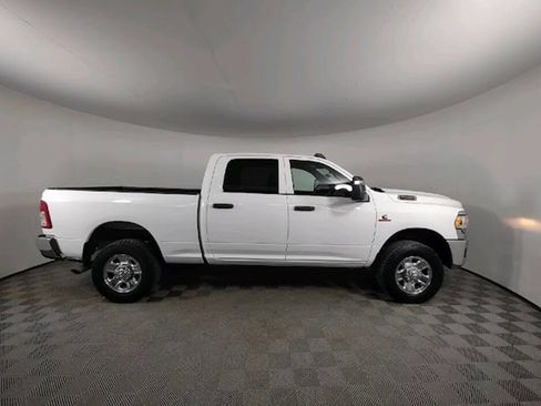 Used 2023 RAM 2500 Tradesman w/ Chrome Appearance Group AWD/4WD image 9