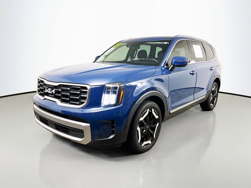 Used 2023 Kia Telluride S image 10