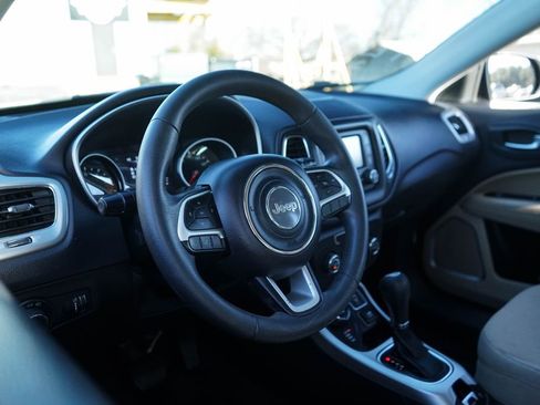 Used 2018 Jeep Compass Sport image 7