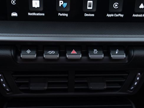 Used 2025 Porsche 911 Carrera image 21