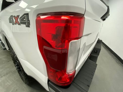 Used 2019 Ford F250 XLT w/ XLT Premium Package AWD/4WD image 14