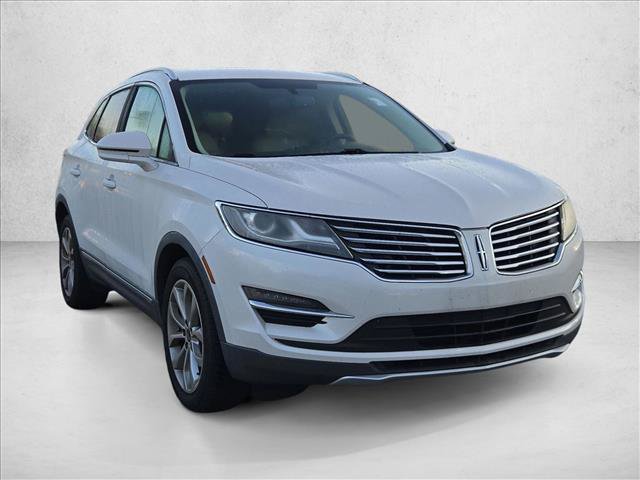 Used 2017 Lincoln MKC Select w/ Select Plus Package FWD image 3