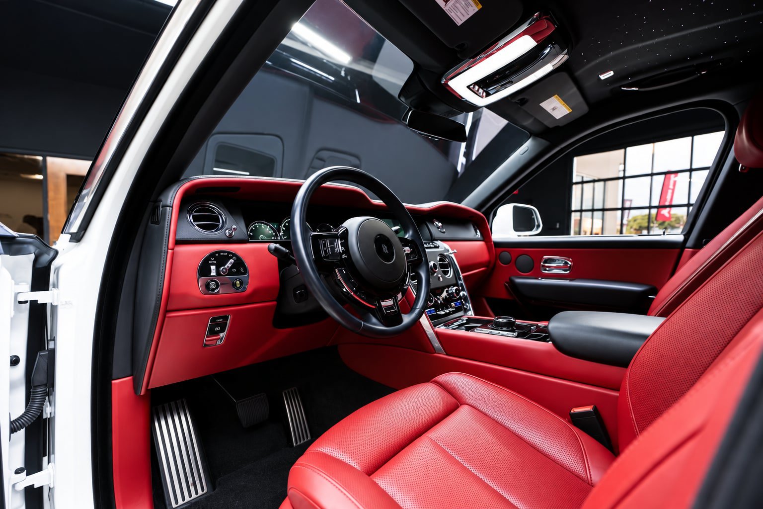 Used 2022 Rolls-Royce Cullinan AWD/4WD image 32