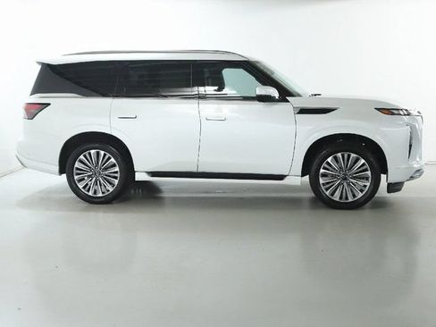 Used 2025 INFINITI QX80 Sensory AWD/4WD image 12