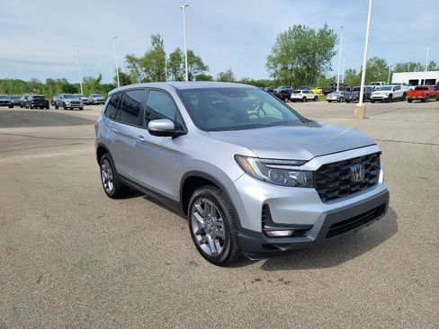 Used 2023 Honda Passport EX-L image 11