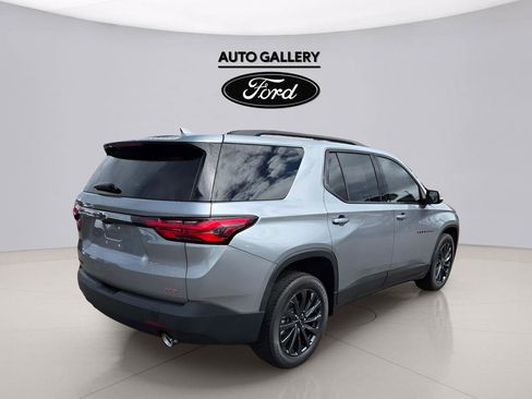 Used 2023 Chevrolet Traverse RS FWD image 3