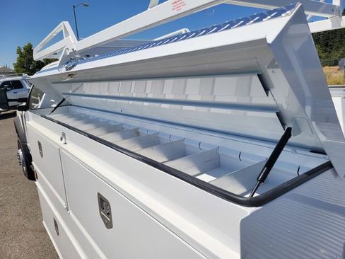 New 2025 Ford F550 4x4 SuperCab Super Duty image 17