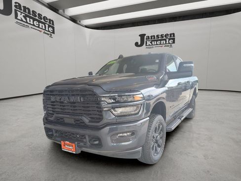 Used 2025 RAM 2500 Big Horn AWD/4WD image 5