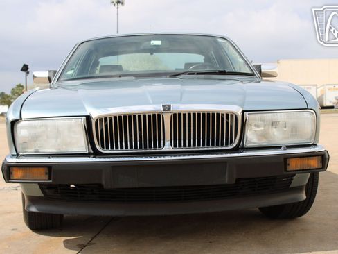 Used 1990 Jaguar XJ Vanden Plas RWD image 34
