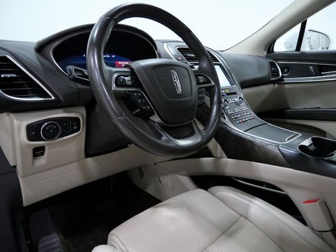 Used 2020 Lincoln Nautilus Reserve w/ Equipment Group 201A image 12