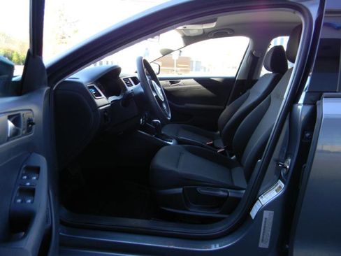 Used 2011 Volkswagen Jetta S image 10