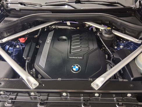 Used 2022 BMW X5 xDrive40i w/ M Sport Package image 37