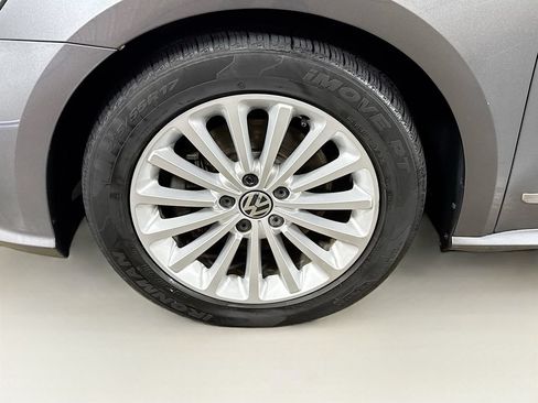Used 2016 Volkswagen Passat 1.8T SE FWD image 40