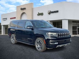 Used 2024 Jeep Wagoneer L Series II w/ Flexible Seating Group AWD/4WD video 1