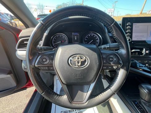 Used 2021 Toyota Camry SE FWD image 12