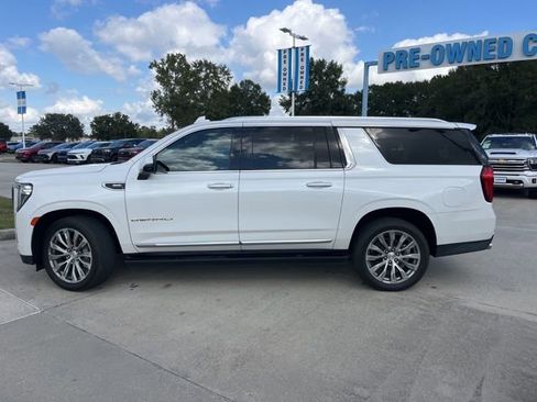 Used 2021 GMC Yukon XL Denali w/ Denali Premium Package RWD image 3