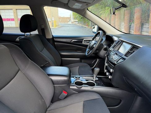 Used 2018 Nissan Pathfinder S image 20