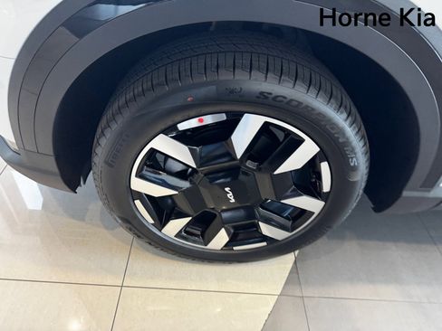 New 2027 Kia Telluride S image 8