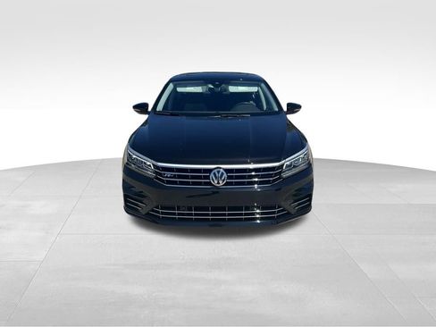 Used 2019 Volkswagen Passat 2.0T SE R-Line image 15