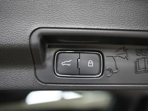 Used 2025 Ford Explorer Platinum RWD image 38