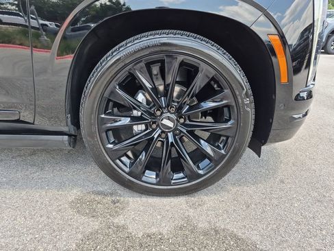 Used 2025 Cadillac Escalade ESV Sport Platinum w/ LPO, ONYX Package AWD/4WD image 16