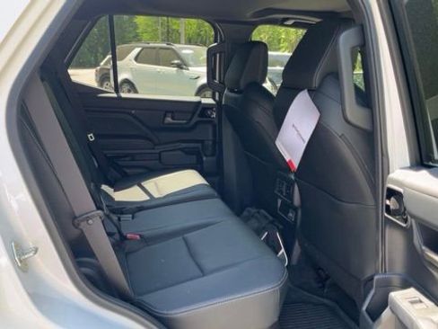 Used 2025 Toyota 4Runner Limited image 13